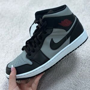 Air Jordan 1 Mid ‘shadow’ US M 8.5